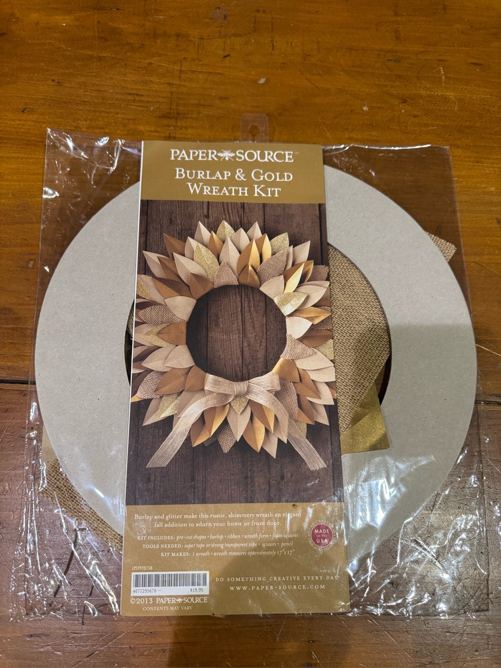 PAPERSOURCE Burlap & Gold Wreath Kit